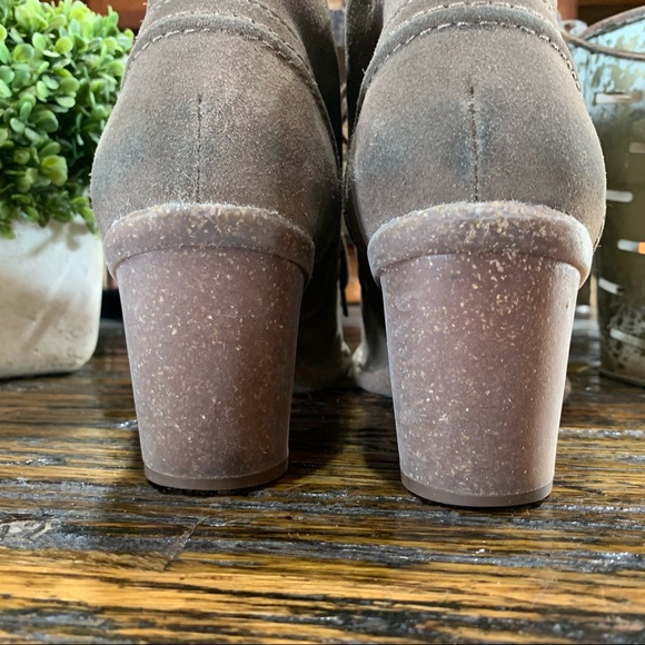 Clarks Ankle Bootie Ties High Heels Suede Brown 9 1/2 Boho - Picture 10 of 15